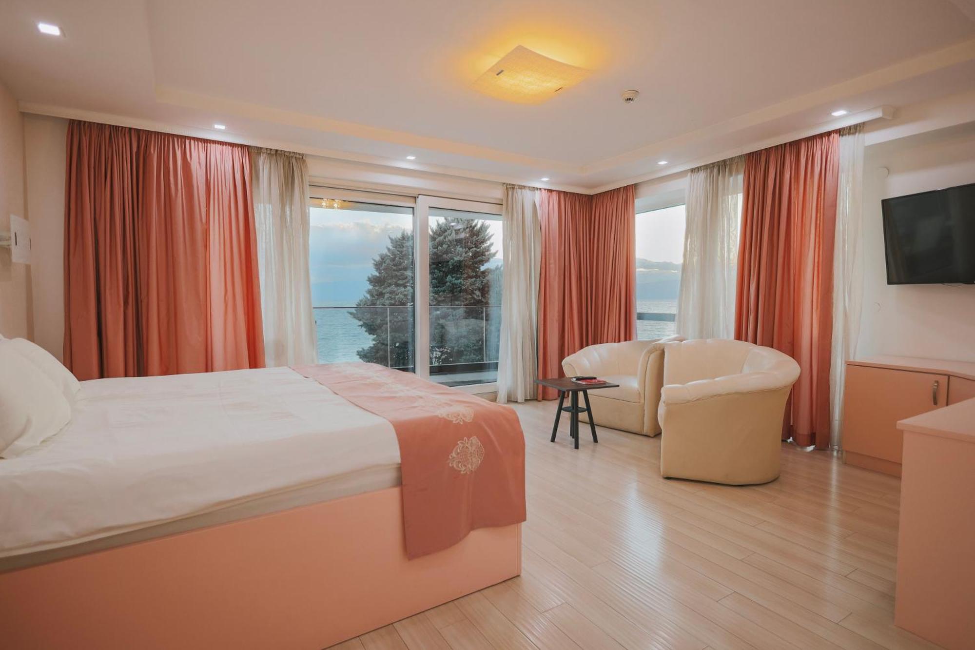Mr.I Boutique Hotel & Bar Охрид Екстериор снимка